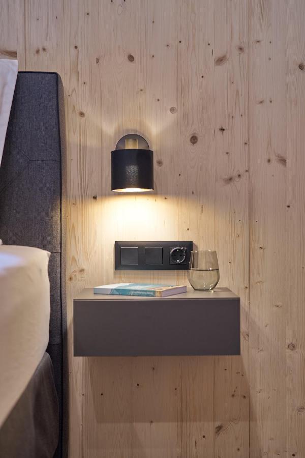 Black Forest Lodges - Gehobene Ferienwohnungen Mit Privatsaunas Tulfes Exterior photo