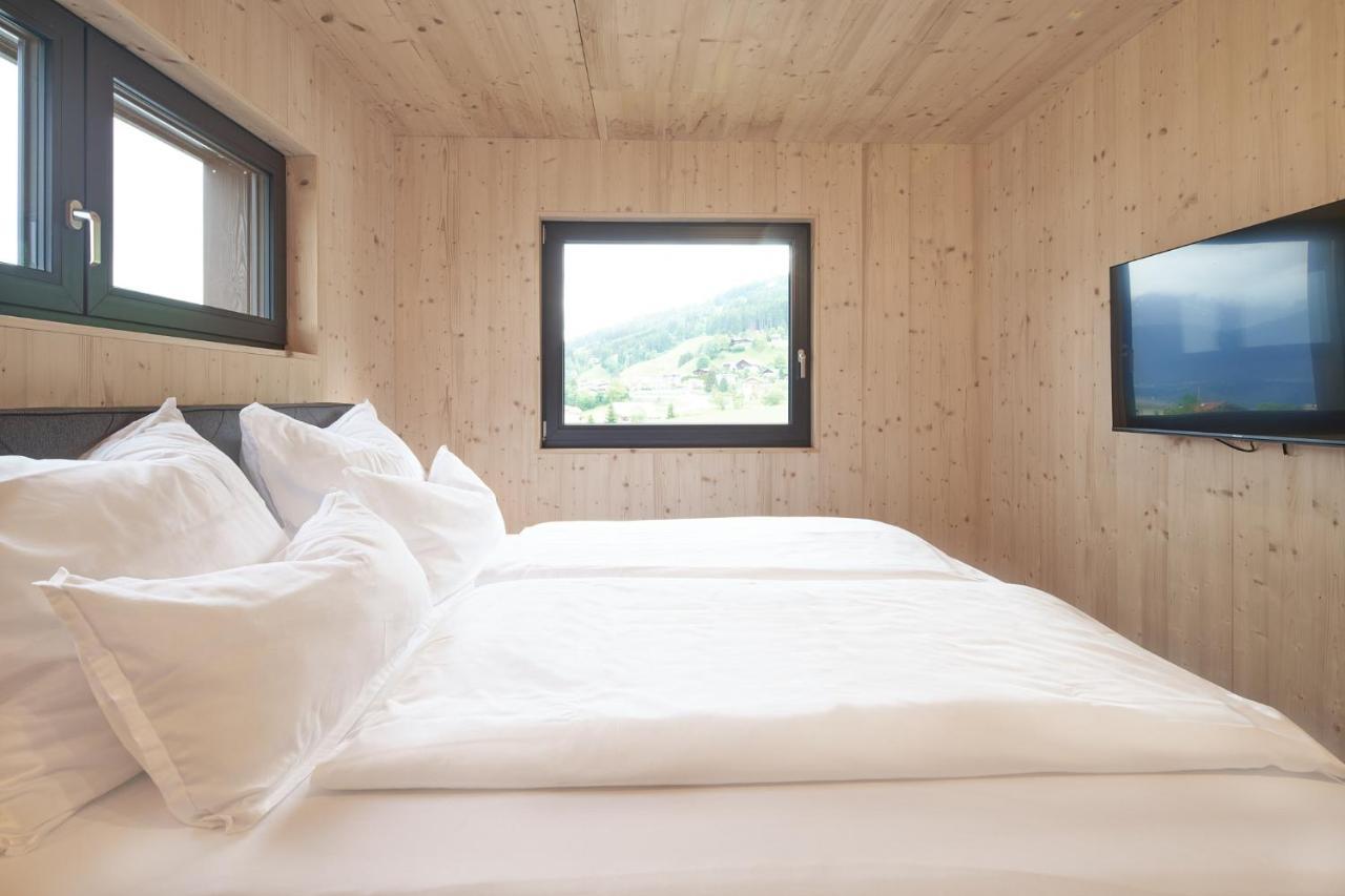 Black Forest Lodges - Gehobene Ferienwohnungen Mit Privatsaunas Tulfes Exterior photo